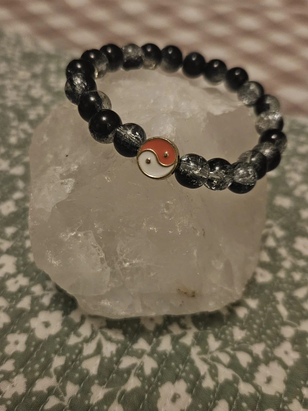 Yin Yang Beaded Stretch Bracelet - Black and White